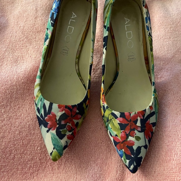 Aldo Pumps size 5 - Picture 2 of 13